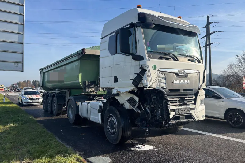 A1 Kölliken AG – Unfall zwischen Lieferwagen und Lastwagen