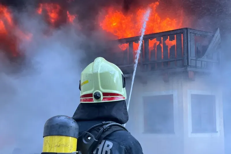 Mitterberg St. Martin – Brand in Carport greift auf Wohnhaus über