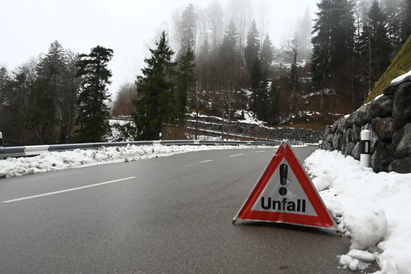 Mühlrüti SG – Velofahrer bei Unfall mit Auto verletzt