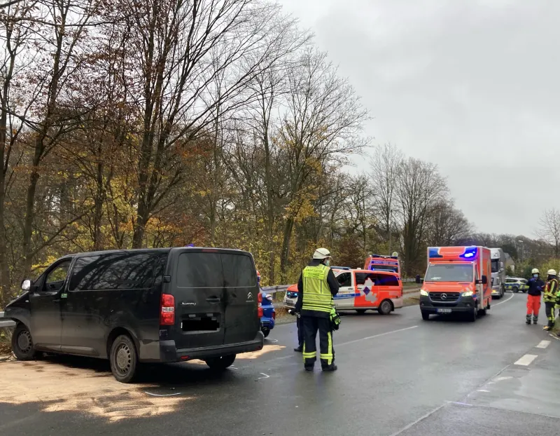 Hattingen - Drei Verletzte bei Verkehrsunfall