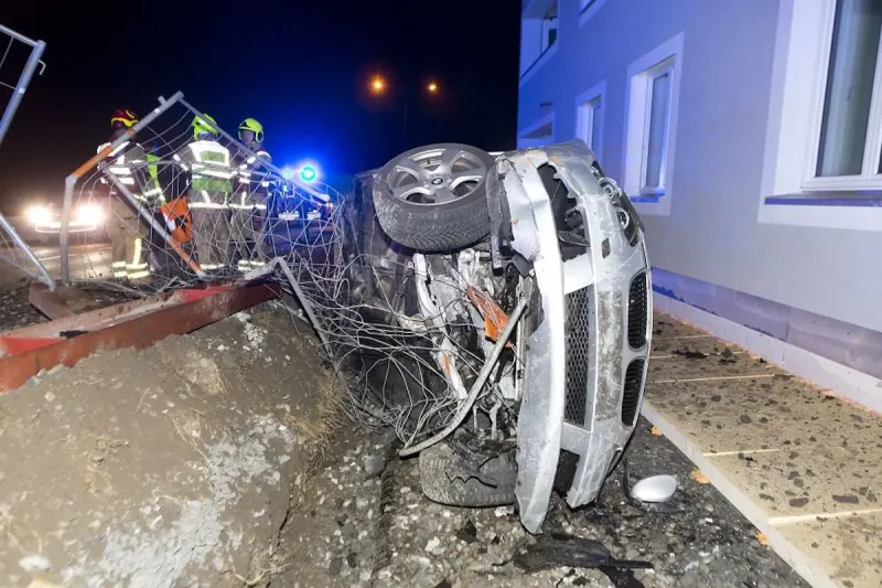 Rankweil – Mit BMW in Baustelle gelandet