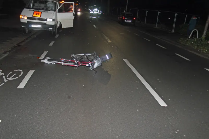 Hilden – 59-jähriger Fahrradfahrer bei Kollision schwer verletzt