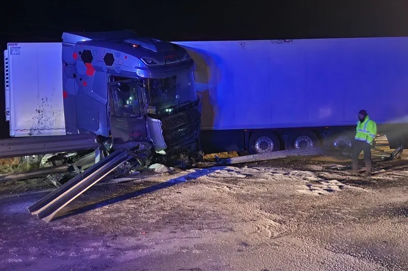 Unfall mit Lkw bei Liezen ST – 600 Liter Diesel ausgelaufen