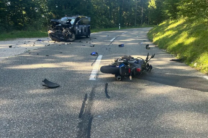 Seewen SO – Schwerer Unfall zwischen Motorrad und Auto