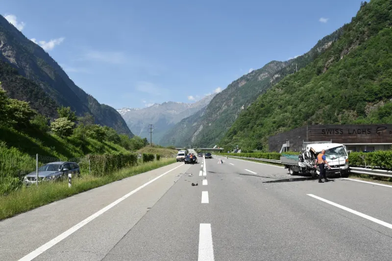 A13 Lostallo GR – Auffahrunfall auf der Autobahn