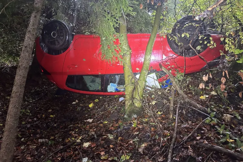 Schachen bei Herisau AR – Auto überschlägt sich bei Unfall