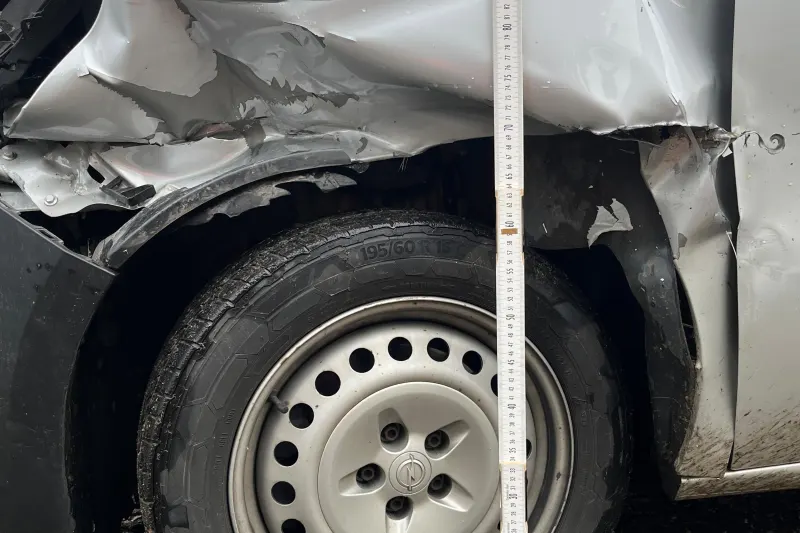 Oberneunforn TG – Unfall zwischen Kleinmotorrad und Lieferwagen