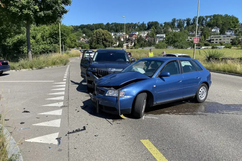 Reinach BL – Kollision zwischen zwei Personenwagen