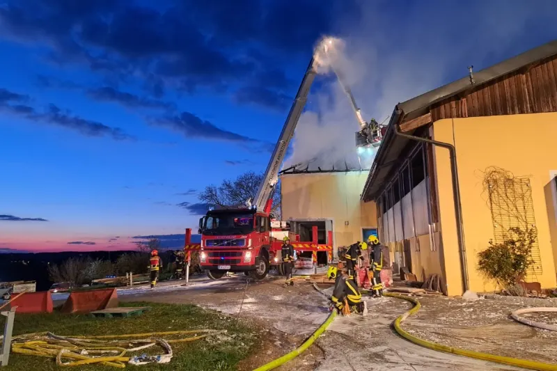 Euratsfeld - Großbrand eines Bauernhofes – 120 Tiere gerettet