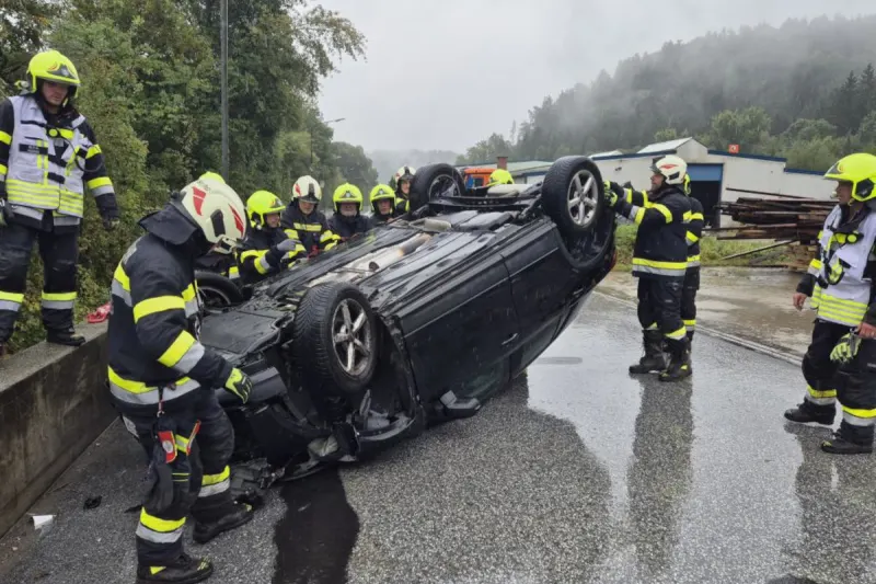 Unfall in Voitsberg ST – Lenkerin überschlägt sich