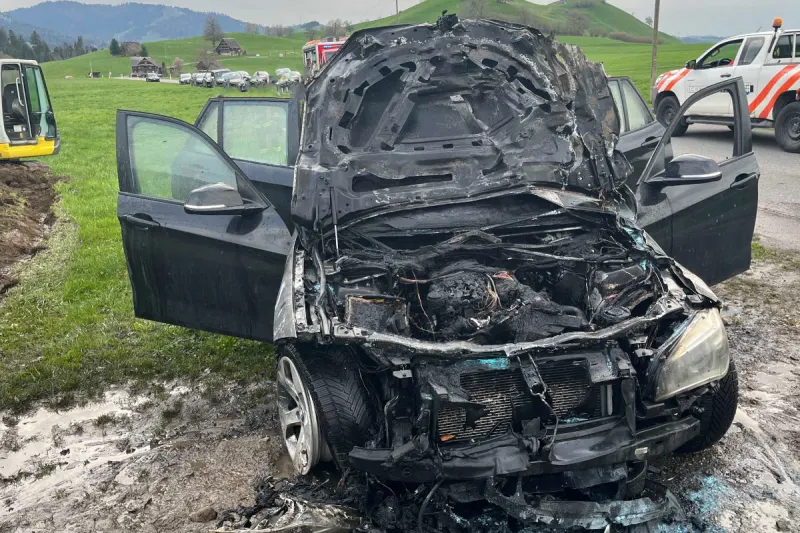 Schwarzenberg LU – Fahrzeug in Brand
