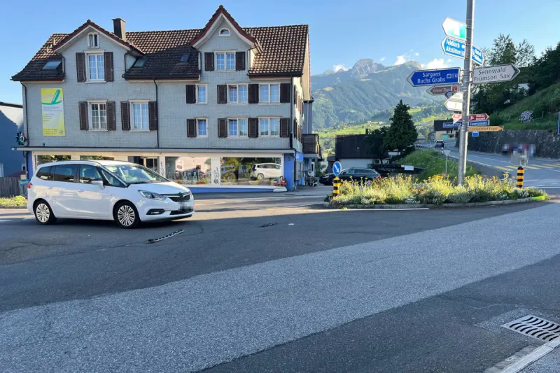 Gams SG – Unfall zwischen Auto und E-Bike fordert verletzte Person