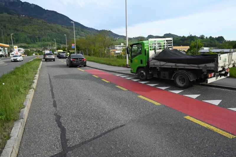 Trübbach SG - Auffahrunfall zwischen Lieferwagen und Auto - Lenkerin verletzt