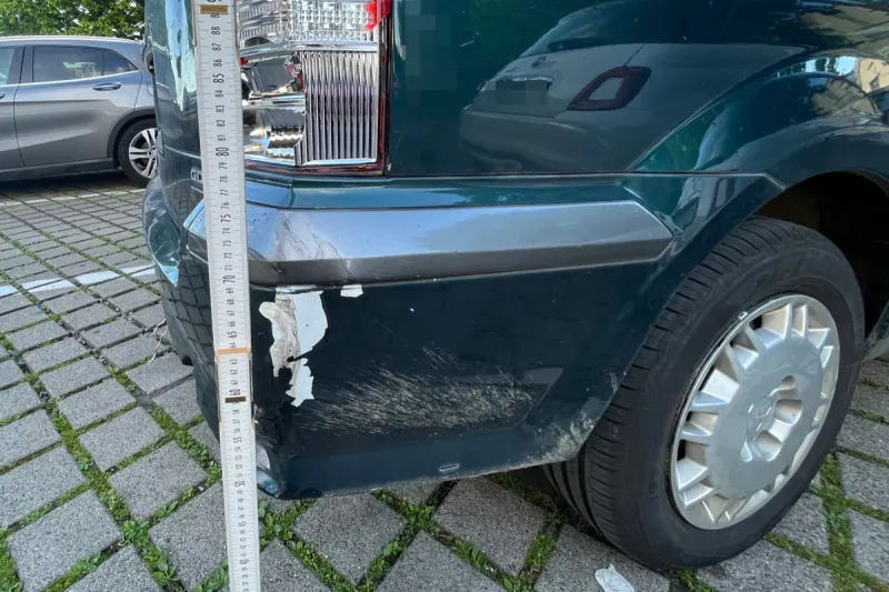 Frauenfeld TG - Fahrunfähig gegen ein parkiertes Auto gefahren