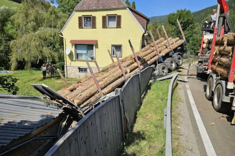 Rötsch bei Obdach ST – Sattelaufleger löst sich von Lkw