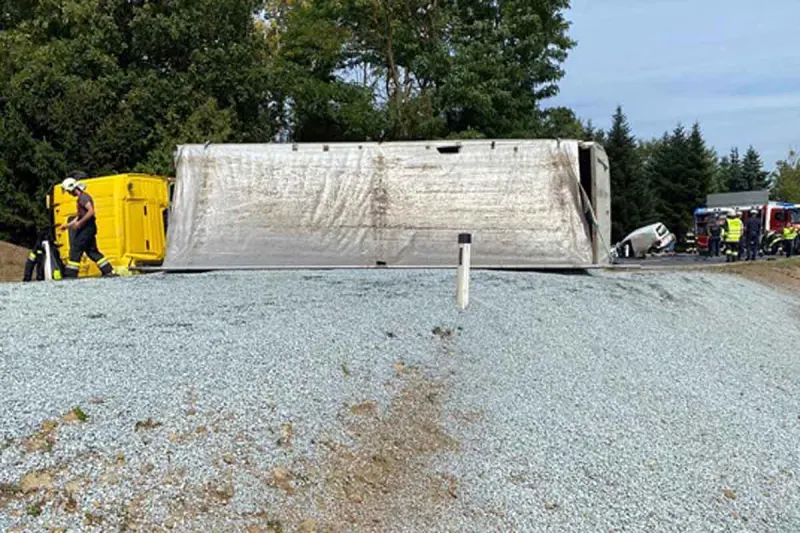 Güttenbach - Schwerer Unfall zwischen Kleintransporter und einem mit Schotter beladenen LKW