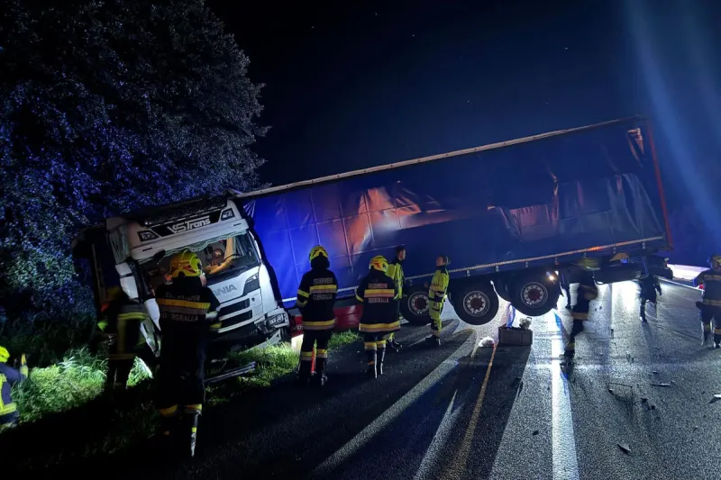 A9 Wagna ST – Lkw prallt bei Unfall gegen Betonwand