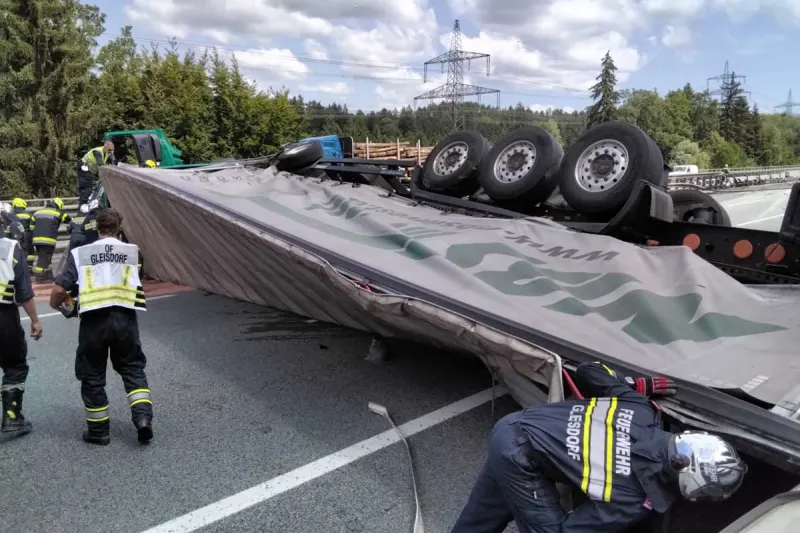 Verkehrschaos auf der A2 - Autobahn komplett gesperrt