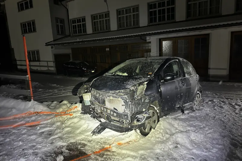 Gais AR – Unfall auf schneebedeckter Strasse