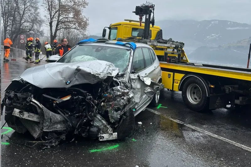 Gröbming – Unfall zwischen Pkw und Lkw