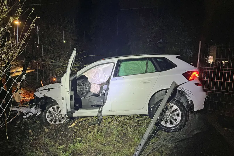 Dagmersellen LU – Bei Unfall mit Zaun kollidiert