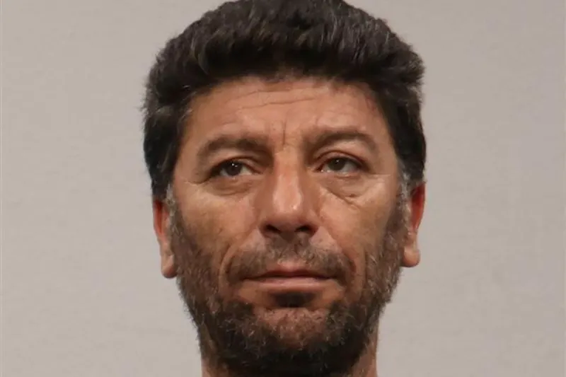 Remscheid - Zwei Personen angeschossen - Polizei sucht Täter mit Foto