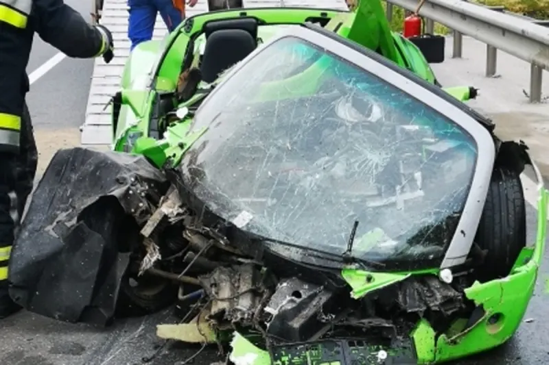 Obergrünburg - Heftiger Frontalcrash mit mehrere Verletzte!