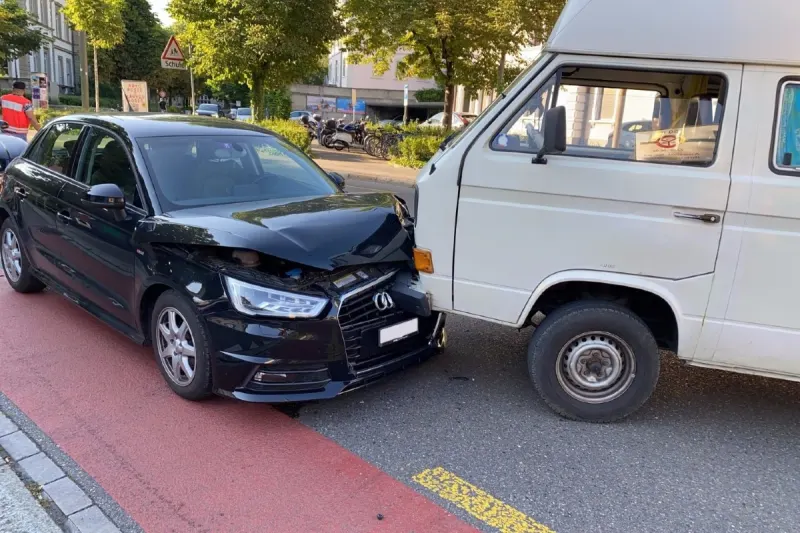 Stadt Schaffhausen - Totalschaden nach Frontalkollision