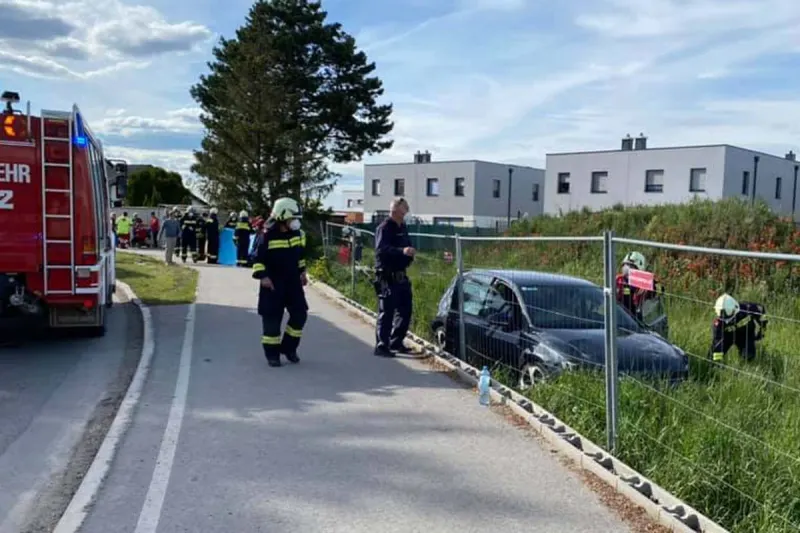 Unterwaltersdorf - Pkw rammte Mutter mit Kinderwagen!