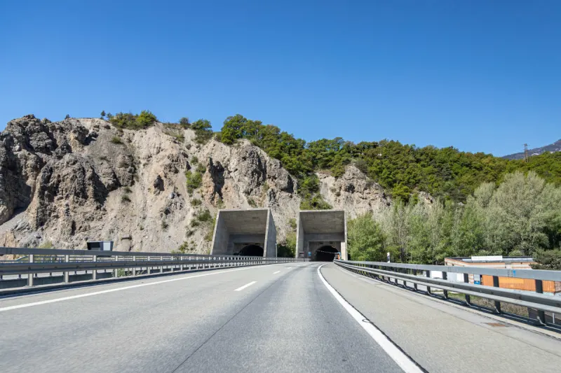 A9 zwischen Sion und Sierre VS – Nächtliche Tunnelsperrung