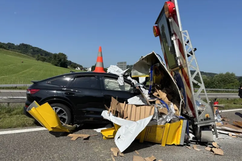 Unfall bei Wängi TG – Auto prallt in Baustellenabschrankung