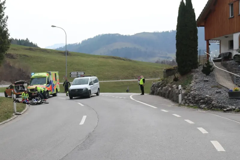 Haslen / AI  - 14-Jährige auf dem Mofa nach Kollision mit Lieferwagen verletzt