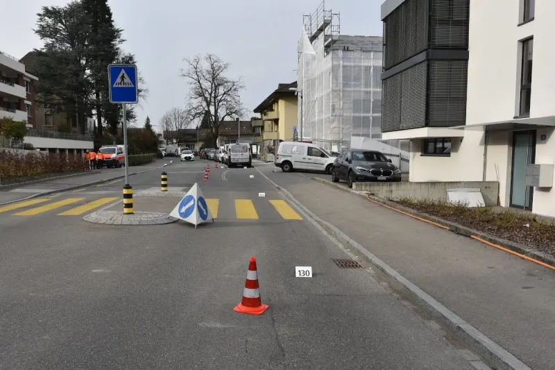 Rüschlikon ZH – Velofahrer bei Ausweichmanöver gestürzt