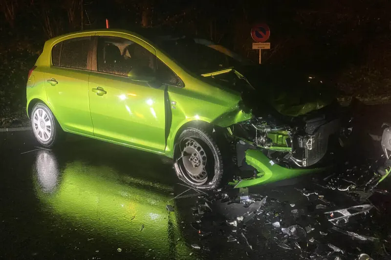 Neuägeri ZG – Unfall mit vier Verletzten – Strasse gesperrt