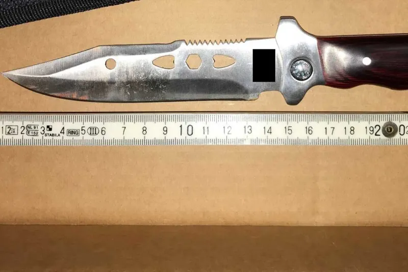  Wien - Mann mit Stich in den Rücken schwer verletzt 
