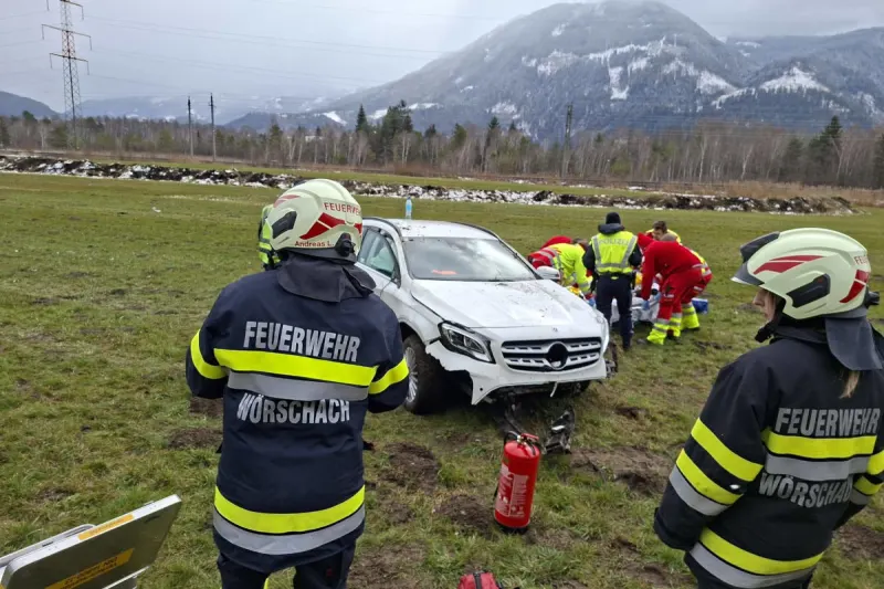 Unfall bei Wörschach – Pkw überschlägt sich