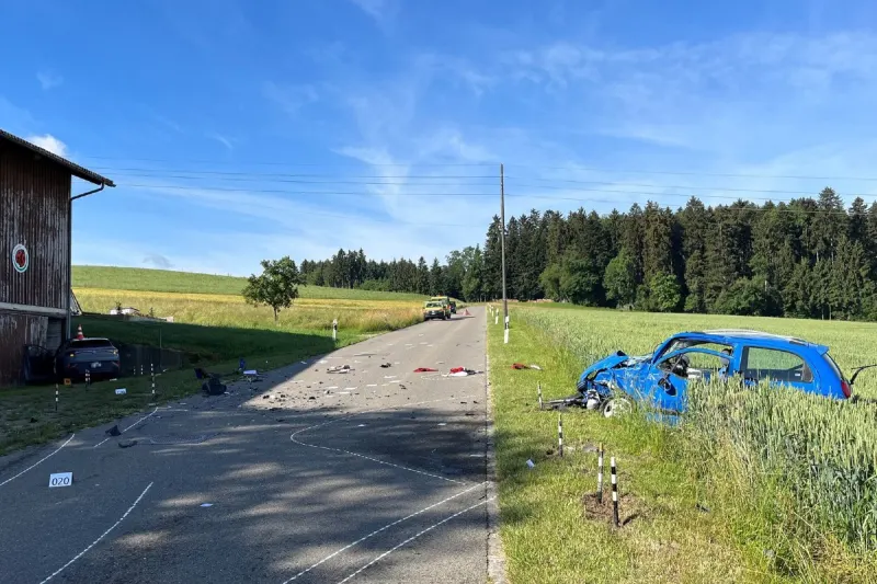 Gundetswil ZH - Zwei schwer verletzte Autofahrerinnen nach heftiger Kollision!