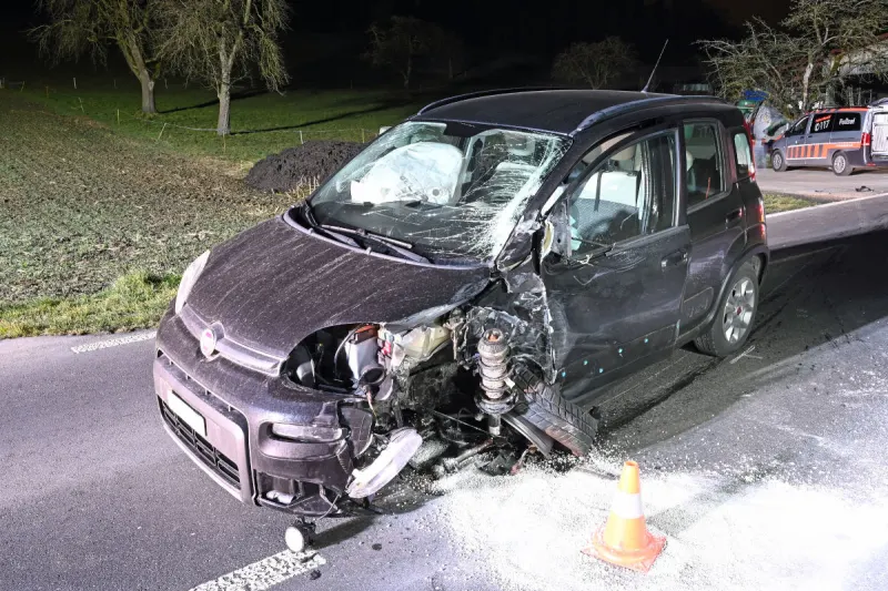 Ballwil LU – Unfall zwischen Sattelmotorfahrzeug und Auto
