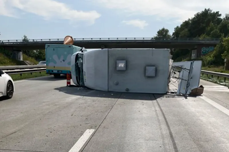 A1 Horstedt NI – Schwerer Unfall mit Wohnmobil und mehreren Pkw