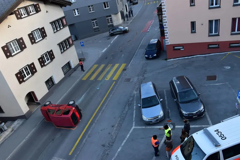Davos Platz GR – Durch Kollision überschlug sich ein Fahrzeug