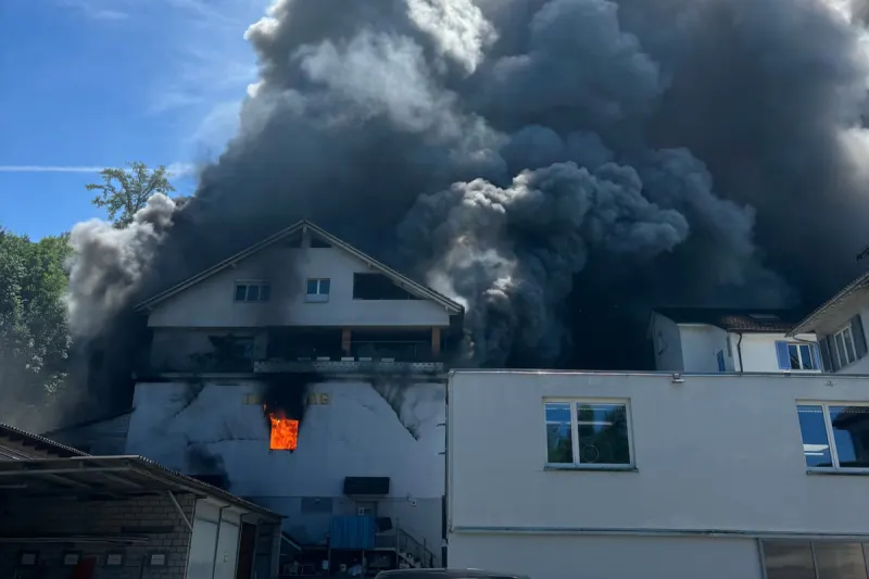 Bischofszell TG - Grabenstrasse wegen Brand für mehrere Stunden gesperrt
