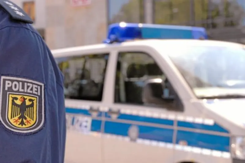 Groß-Gerau - 17-Jähriger spuckt Polizeibeamten ins Gesicht