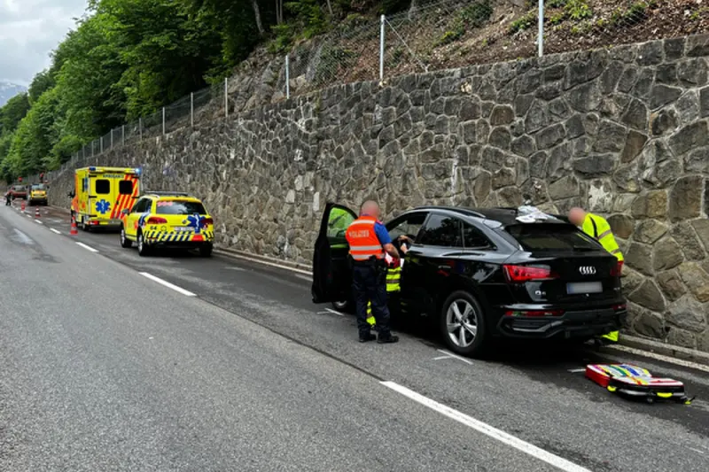 Brüng OW - Auffahrkollision auf der Passstrasse fordert Verletzte