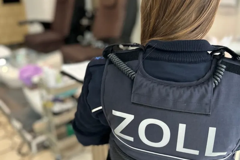 Karlsruhe – Zoll stellt mehr als eine Tonne Drogen in 2025 sicher