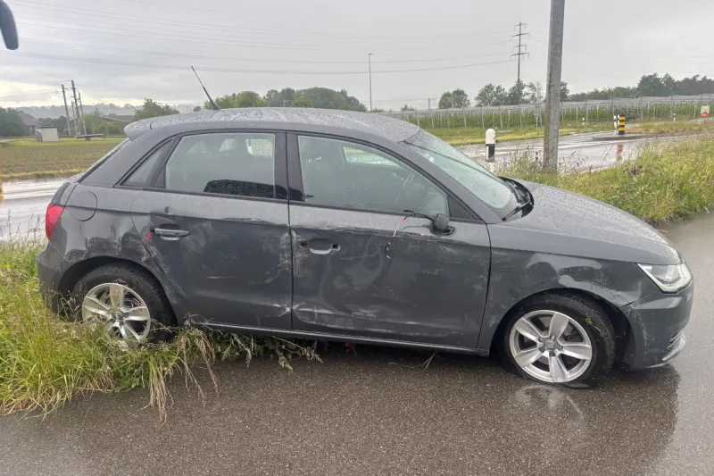 Unfall in Weinfelden TG – Mit Strassentafel kollidiert
