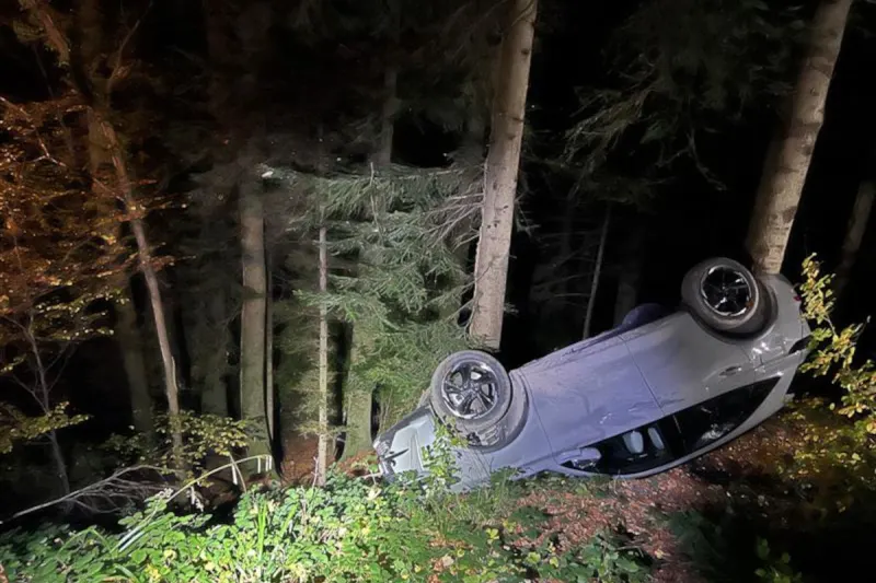 Seelisberg UR – Auto überschlägt sich bei Unfall