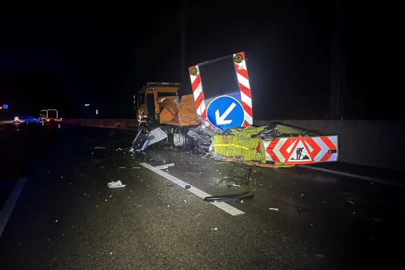 A1 Neuenhof AG  – Lastwagen prallt bei Unfall in Unterhaltsfahrzeug