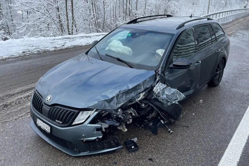 Frauenfeld TG - Fahrunfähig und ohne Führerschein Unfall verursacht - Strasse gesperrt