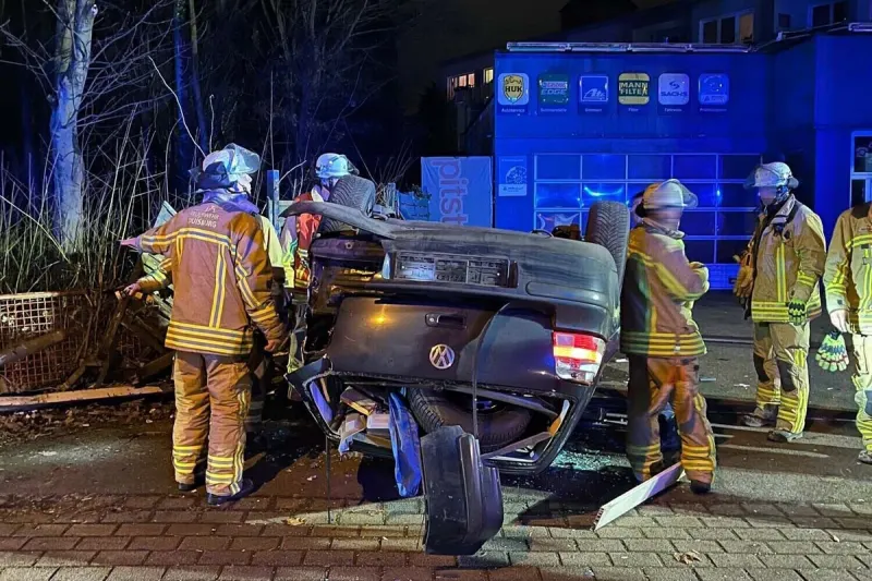 Duisburg NW - Ins Schleudern geraten und überschlagen