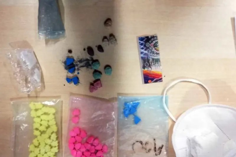 Wien - 18-jähriger Drogendealer festgenommen